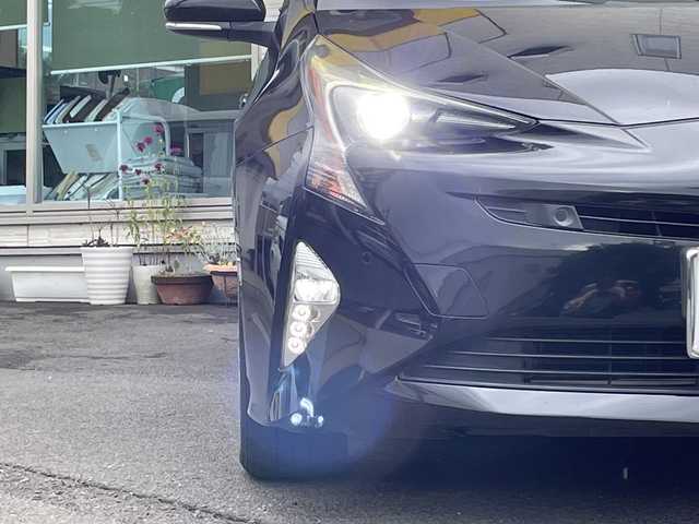 トヨタ プリウス A プレミアム 大分県 2016(平28)年 13.6万km アティチュードブラックマイカ ブラックレザーシート/社外ナビ/フルセグTV/Bluetooth/社外ETC/純正フロアマット/純正15インチアルミホイール/純正LEDヘッドライト/オートライト/バックカメラ/衝突被害軽減ブレーキ/レーンキープアシスト/スマートキー