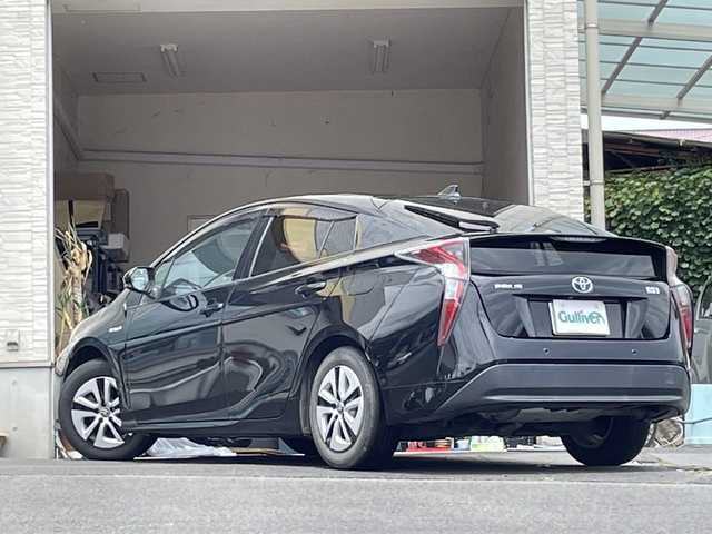 トヨタ プリウス A プレミアム 大分県 2016(平28)年 13.6万km アティチュードブラックマイカ ブラックレザーシート/社外ナビ/フルセグTV/Bluetooth/社外ETC/純正フロアマット/純正15インチアルミホイール/純正LEDヘッドライト/オートライト/バックカメラ/衝突被害軽減ブレーキ/レーンキープアシスト/スマートキー