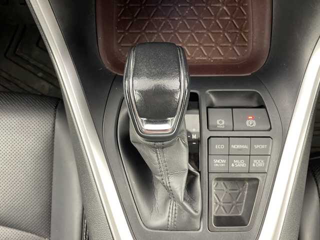 トヨタ ＲＡＶ４ G 愛知県 2022(令4)年 4.8万km ホワイトパールクリスタルシャイン 禁煙車/ワンオーナー/純正8インチナビ　/（フルセグTV/Ｂｌｕｅｔｏｏｔｈ/ＡｐｐｌｅＣａｒＰｌａｙ/USB)　/全方位カメラ/トヨタセーフティセンス/・プリクラッシュセーフティ/・レーンディパーチャーアラート/・レーントレーシングアシスト/・レーダークルーズコントロール/・オートマチックハイビーム/・ロードサインアシスト/・ブラインドスポットモニター/・パーキングサポートブレーキ/ＥＴＣ　/ステアリングヒーター/シートヒーター/シートベンチレーション/パワーシート/メモリシート/パワーバックドア/ルーフレール/純正18インチアルミホイール/スマートキー/プッシュスタート/LEDヘッドライト/フロントフォグランプ/オートライト/純正フロアマット/横滑り防止装置/電子パーキングブレーキ/オートホールド