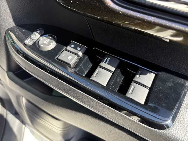 ホンダ Ｎ ＢＯＸ カスタム G EX ターボ ホンダセンシング 大阪府 2018(平30)年 1.7万km プラチナホワイトパール 社外ナビ/バックカメラ/フルセグ/DVD/ホンダセンシング/両側パワースライドドア/前後ドライブレコーダー/ビルトインETC/LEDヘッドライト/パドルシフト/純正アルミホイール/後席ロールサンシェード/スマートキー
