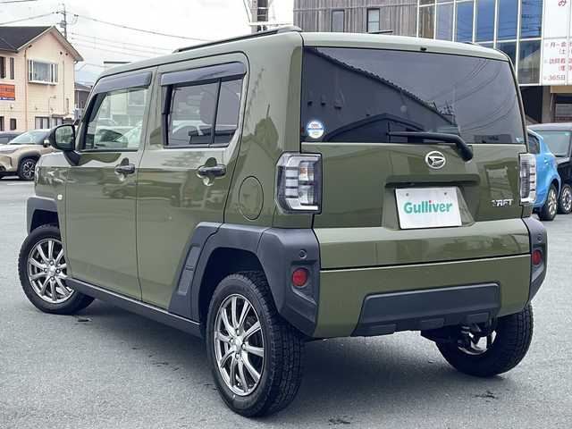 ダイハツ タフト G 三重県 2021(令3)年 3.2万km フォレストカーキメタリック プッシュスタート/社外SDナビ(AM/FM/CD/DVD/TV/BT)/フルセグTV/横滑り防止/アイドリングストップ/衝突軽減ブレーキ/コーナーセンサー/電動格納ミラー/オートライト/ステアリングスイッチ/革巻きステアリング/前方ドライブレコーダー/ETC/シートヒーター(D+N席)/社外ホイール/電動パーキング/USB入力端子1ヶ所/スペアキー/純正フロアマット/純正ドアバイザー/ガラスルーフ/LEDヘッドライト/禁煙車