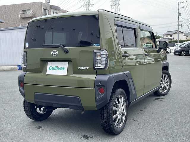 ダイハツ タフト G 三重県 2021(令3)年 3.2万km フォレストカーキメタリック プッシュスタート/社外SDナビ(AM/FM/CD/DVD/TV/BT)/フルセグTV/横滑り防止/アイドリングストップ/衝突軽減ブレーキ/コーナーセンサー/電動格納ミラー/オートライト/ステアリングスイッチ/革巻きステアリング/前方ドライブレコーダー/ETC/シートヒーター(D+N席)/社外ホイール/電動パーキング/USB入力端子1ヶ所/スペアキー/純正フロアマット/純正ドアバイザー/ガラスルーフ/LEDヘッドライト/禁煙車