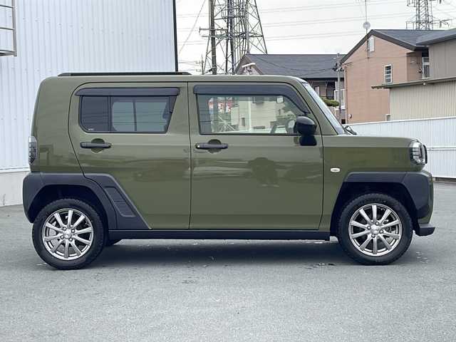 ダイハツ タフト G 三重県 2021(令3)年 3.2万km フォレストカーキメタリック プッシュスタート/社外SDナビ(AM/FM/CD/DVD/TV/BT)/フルセグTV/横滑り防止/アイドリングストップ/衝突軽減ブレーキ/コーナーセンサー/電動格納ミラー/オートライト/ステアリングスイッチ/革巻きステアリング/前方ドライブレコーダー/ETC/シートヒーター(D+N席)/社外ホイール/電動パーキング/USB入力端子1ヶ所/スペアキー/純正フロアマット/純正ドアバイザー/ガラスルーフ/LEDヘッドライト/禁煙車
