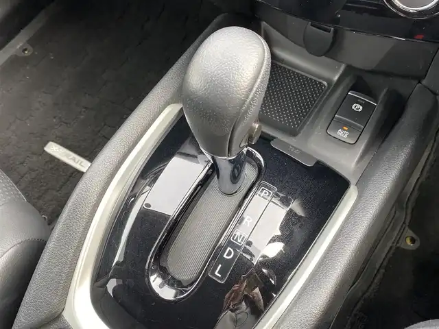 日産 エクストレイル 20X 福岡県 2017(平29)年 5.5万km プレミアムコロナオレンジ プロパイロット　/エマージェンシーブレーキ　/レーンアシスト　/純ナビ/BT　/フルセグＴＶ　/全方位カメラ　/パワートランク　/前後ソナー/純正18インチAW/ＥＴＣ