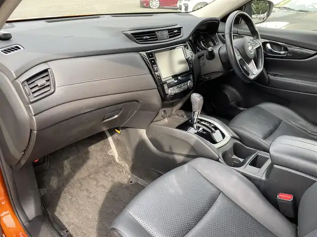 日産 エクストレイル 20X 福岡県 2017(平29)年 5.5万km プレミアムコロナオレンジ プロパイロット　/エマージェンシーブレーキ　/レーンアシスト　/純ナビ/BT　/フルセグＴＶ　/全方位カメラ　/パワートランク　/前後ソナー/純正18インチAW/ＥＴＣ