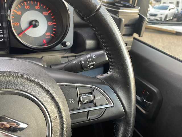 スズキ ジムニー XC 佐賀県 2020(令2)年 6万km シフォンアイボリーメタリックブラック2トーンルーフ 社外ナビ(AVN-R9W)/フルセグ.BT.SD.USB/バックカメラ/スズキセーフティサポート/・デュアルセンサーブレーキサポート/・車線逸脱警報/・標識認識機能/オートハイビーム/クルーズコントロール/ダウンヒルアシスト/ETC/LEDヘッドライト/プッシュスタート/スマートキー×2/社外マフラー/取説・保証書