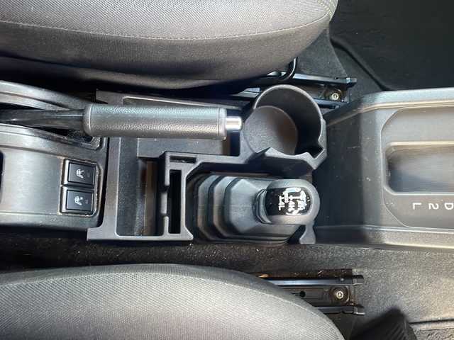 スズキ ジムニー XC 佐賀県 2020(令2)年 6万km シフォンアイボリーメタリックブラック2トーンルーフ 社外ナビ(AVN-R9W)/フルセグ.BT.SD.USB/バックカメラ/スズキセーフティサポート/・デュアルセンサーブレーキサポート/・車線逸脱警報/・標識認識機能/オートハイビーム/クルーズコントロール/ダウンヒルアシスト/ETC/LEDヘッドライト/プッシュスタート/スマートキー×2/社外マフラー/取説・保証書