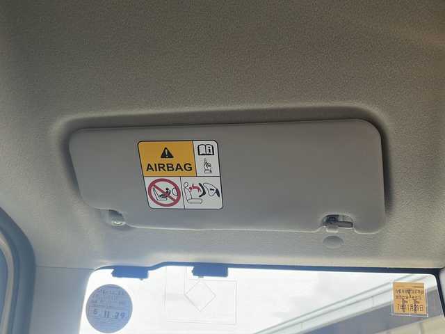 スズキ ジムニー XC 佐賀県 2020(令2)年 6万km シフォンアイボリーメタリックブラック2トーンルーフ 社外ナビ(AVN-R9W)/フルセグ.BT.SD.USB/バックカメラ/スズキセーフティサポート/・デュアルセンサーブレーキサポート/・車線逸脱警報/・標識認識機能/オートハイビーム/クルーズコントロール/ダウンヒルアシスト/ETC/LEDヘッドライト/プッシュスタート/スマートキー×2/社外マフラー/取説・保証書