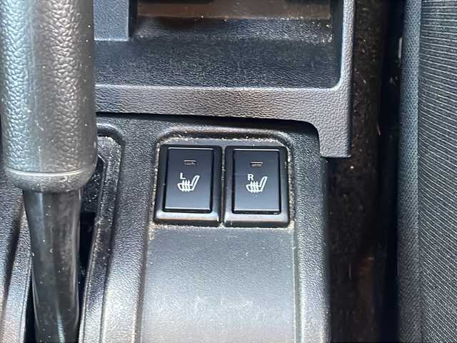 スズキ ジムニー XC 佐賀県 2020(令2)年 6万km シフォンアイボリーメタリックブラック2トーンルーフ 社外ナビ(AVN-R9W)/フルセグ.BT.SD.USB/バックカメラ/スズキセーフティサポート/・デュアルセンサーブレーキサポート/・車線逸脱警報/・標識認識機能/オートハイビーム/クルーズコントロール/ダウンヒルアシスト/ETC/LEDヘッドライト/プッシュスタート/スマートキー×2/社外マフラー/取説・保証書