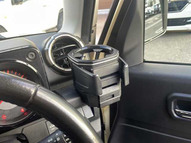 スズキ ジムニー XC 佐賀県 2020(令2)年 6万km シフォンアイボリーメタリックブラック2トーンルーフ 社外ナビ(AVN-R9W)/フルセグ.BT.SD.USB/バックカメラ/スズキセーフティサポート/・デュアルセンサーブレーキサポート/・車線逸脱警報/・標識認識機能/オートハイビーム/クルーズコントロール/ダウンヒルアシスト/ETC/LEDヘッドライト/プッシュスタート/スマートキー×2/社外マフラー/取説・保証書