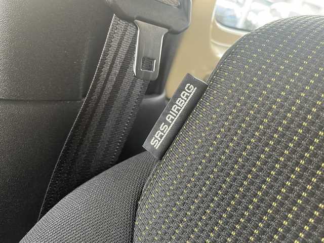 スズキ ジムニー XC 佐賀県 2020(令2)年 6万km シフォンアイボリーメタリックブラック2トーンルーフ 社外ナビ(AVN-R9W)/フルセグ.BT.SD.USB/バックカメラ/スズキセーフティサポート/・デュアルセンサーブレーキサポート/・車線逸脱警報/・標識認識機能/オートハイビーム/クルーズコントロール/ダウンヒルアシスト/ETC/LEDヘッドライト/プッシュスタート/スマートキー×2/社外マフラー/取説・保証書