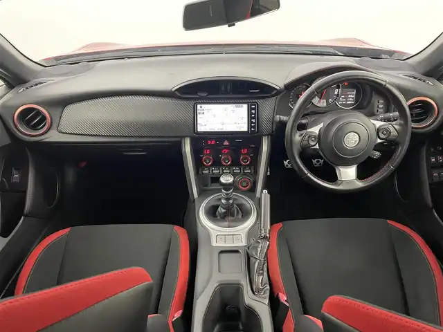 トヨタ ８６ GT 福岡県 2020(令2)年 3.9万km ピュアレッド ワンオーナー　/ＴＲＤウインドウルーバー　/純正ＳＤナビ（ＢＴ，フルセグＴＶ）　/ＥＴＣ　/クルーズコントロール　/横滑り防止装置　/プッシュスタート　/スペアキー　/純正１７インチアルミホイール　/ＬＥＤヘッドライト