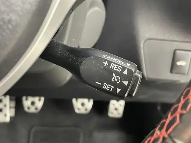 トヨタ ８６ GT 福岡県 2020(令2)年 3.9万km ピュアレッド ワンオーナー　/ＴＲＤウインドウルーバー　/純正ＳＤナビ（ＢＴ，フルセグＴＶ）　/ＥＴＣ　/クルーズコントロール　/横滑り防止装置　/プッシュスタート　/スペアキー　/純正１７インチアルミホイール　/ＬＥＤヘッドライト