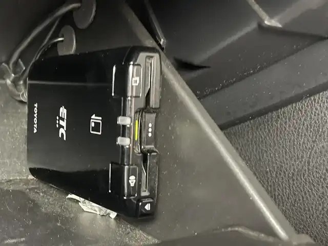 トヨタ ８６ GT 福岡県 2020(令2)年 3.9万km ピュアレッド ワンオーナー　/ＴＲＤウインドウルーバー　/純正ＳＤナビ（ＢＴ，フルセグＴＶ）　/ＥＴＣ　/クルーズコントロール　/横滑り防止装置　/プッシュスタート　/スペアキー　/純正１７インチアルミホイール　/ＬＥＤヘッドライト
