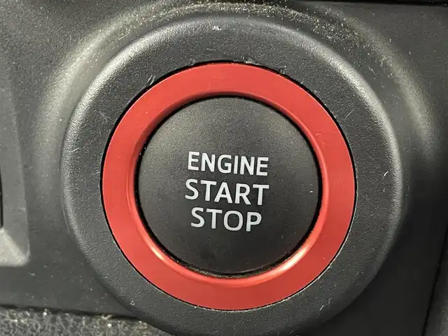 トヨタ ８６ GT 福岡県 2020(令2)年 3.9万km ピュアレッド ワンオーナー　/ＴＲＤウインドウルーバー　/純正ＳＤナビ（ＢＴ，フルセグＴＶ）　/ＥＴＣ　/クルーズコントロール　/横滑り防止装置　/プッシュスタート　/スペアキー　/純正１７インチアルミホイール　/ＬＥＤヘッドライト