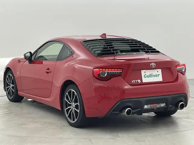 トヨタ ８６ GT 福岡県 2020(令2)年 3.9万km ピュアレッド ワンオーナー　/ＴＲＤウインドウルーバー　/純正ＳＤナビ（ＢＴ，フルセグＴＶ）　/ＥＴＣ　/クルーズコントロール　/横滑り防止装置　/プッシュスタート　/スペアキー　/純正１７インチアルミホイール　/ＬＥＤヘッドライト