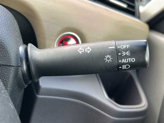 ホンダ フリード G ホンダセンシング 沖縄県 2018(平30)年 6.9万km プレミアムスパークルブラックパール ナビ　/ (ＡＭ／ＦＭ／ＣＤ／ＤＶＤ/Bluetooth)　　/フルセグＴＶ/バックモニター　/クルコン　/レーンキープアシスト　/衝突軽減装置　/横滑り防止機能　/６人乗り　/純正フロアマット/ETC
