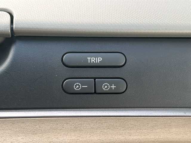 ホンダ フリード G ホンダセンシング 沖縄県 2018(平30)年 6.9万km プレミアムスパークルブラックパール ナビ　/ (ＡＭ／ＦＭ／ＣＤ／ＤＶＤ/Bluetooth)　　/フルセグＴＶ/バックモニター　/クルコン　/レーンキープアシスト　/衝突軽減装置　/横滑り防止機能　/６人乗り　/純正フロアマット/ETC
