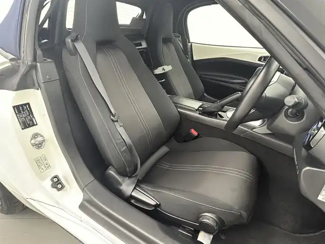 マツダ ロードスター 990S 熊本県 2022(令4)年 2.6万km スノーフレイクホワイトパールマイカ ６速ＭＴ　/バックカメラ　/後ろのみクリアランスソナー　/衝突軽減ブレーキ　/レーンキープアシスト　/横滑り防止　/ダウンヒルアシスト　/電動格納ミラー　/デジタルインナーミラー/純正フロアマット/RAYS１６インチAW/オートライト　/ＬＥＤヘッドライト/プッシュスタート/スペアキー1本/保証書　/取扱説明書