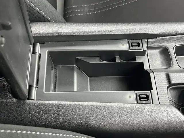 マツダ ロードスター 990S 熊本県 2022(令4)年 2.6万km スノーフレイクホワイトパールマイカ ６速ＭＴ　/バックカメラ　/後ろのみクリアランスソナー　/衝突軽減ブレーキ　/レーンキープアシスト　/横滑り防止　/ダウンヒルアシスト　/電動格納ミラー　/デジタルインナーミラー/純正フロアマット/RAYS１６インチAW/オートライト　/ＬＥＤヘッドライト/プッシュスタート/スペアキー1本/保証書　/取扱説明書
