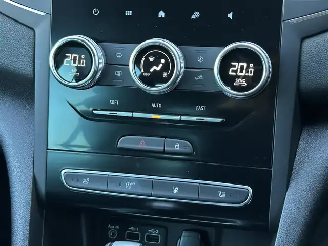 ルノー ルノー メガーヌ インテンス 茨城県 2022(令4)年 3.8万km ルージュフラムM ワンオ-ナ- /衝突軽減B /ACC /ディスプレイOD /CarPlay /BT/USB /デジタルメ-タ- /レ-ンキ-プアシスト /ブラインドスポットモニタ- /Bカメラ /パ-キングセンサ- /半革 /シ-トヒ-タ-  /アンビエントライト /ETC /純18inAW /禁煙車