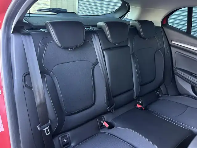 ルノー ルノー メガーヌ インテンス 茨城県 2022(令4)年 3.8万km ルージュフラムM ワンオ-ナ- /衝突軽減B /ACC /ディスプレイOD /CarPlay /BT/USB /デジタルメ-タ- /レ-ンキ-プアシスト /ブラインドスポットモニタ- /Bカメラ /パ-キングセンサ- /半革 /シ-トヒ-タ-  /アンビエントライト /ETC /純18inAW /禁煙車