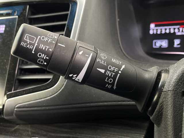 ホンダ オデッセイ アブソルート・Xホンダセンジング 埼玉県 2017(平29)年 8.4万km ホワイトオーキッドパール 後席純正モニター /純正ナビ　/全方位カメラ /ワンセグＴＶ /パーキングアシスト/純正ドラレコ /ビルトインETC/追従クルーズコントロール /レーンキープアシスト /衝突被害軽減システム/両側パワースライドドア/パワーシート/オートライト  /オットマン /純正フロアマット/純正アルミホイール