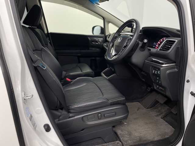 ホンダ オデッセイ アブソルート・Xホンダセンジング 埼玉県 2017(平29)年 8.4万km ホワイトオーキッドパール 後席純正モニター /純正ナビ　/全方位カメラ /ワンセグＴＶ /パーキングアシスト/純正ドラレコ /ビルトインETC/追従クルーズコントロール /レーンキープアシスト /衝突被害軽減システム/両側パワースライドドア/パワーシート/オートライト  /オットマン /純正フロアマット/純正アルミホイール