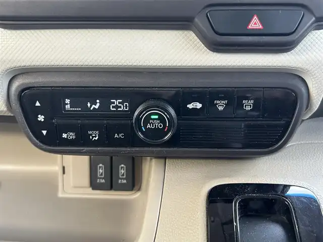 ホンダ Ｎ ＢＯＸ G L ホンダセンシング 青森県 2019(令1)年 9.4万km プレミアムアイボリーパールⅡ 寒冷地仕様/社外ナビ/フルセグTVAM/FM/CD/DVD/BT/片側パワースライド/コーナーセンサー/ベンチシート/クルーズコントロール/レーンアシスト/横滑り防止機能/車線逸脱警報/衝突軽減ブレーキ/アイドリングストップ/オートライト/ヒルスタートアシスト/盗難防止装置/UVカットガラス/プライバシーガラス/ETC/スペアキー/保証書/取扱説明書