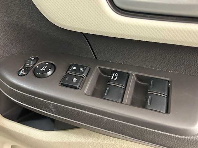 ホンダ Ｎ ＢＯＸ G L ホンダセンシング 静岡県 2019(令1)年 9.4万km プレミアムアイボリーパールⅡ (株)IDOMが運営する【じしゃロン浜松店】の自社ローン対象車両になります。こちらは現金ご利用時の価格です。自社ローンご希望の方は別途その旨お申付け下さい/社外ナビ(CN-RE05D)/フルセグTVAM/FM/CD/DVD/BT/片側パワースライド/コーナーセンサー/ベンチシート/クルーズコントロール/レーンアシスト/横滑り防止機能/衝突軽減ブレーキ/アイドリングストップ/オートライト/盗難防止装置/ETC/スペアキー