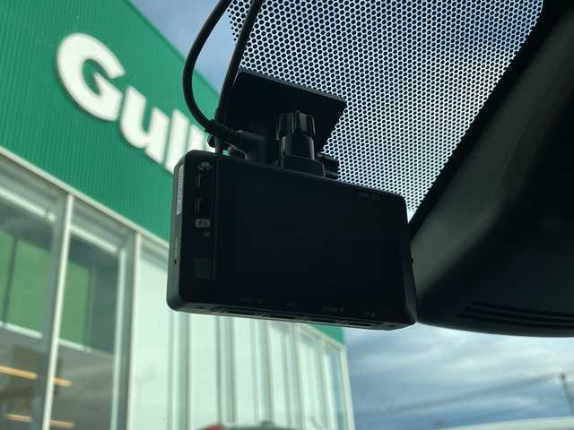 トヨタ ヤリスクロス ハイブリッド Z 青森県 2021(令3)年 1.2万km ブラックマイカ/ホワイトパールクリスタルシャイン 2トーン 4WD/純正8インチディスプレイオーディオナビ/Bluetooth・MiraCast・USB/OPパノラミックビューモニター/OPアドバンストパーク/OPパワーバックドア/OPブラインドスポットモニター/合皮コンビシート/前席シートヒーター/運転席パワーシート/セーフティセンス/プリクラッシュセーフティ/レーダークルーズコントロール/レーントレーシングアシスト/オートマチックハイビーム/インテリジェントクリアランスソナー/前後ドライブレコーダー/ビルトインETC/LEDヘッドライト/オートライト/純正18インチアルミ