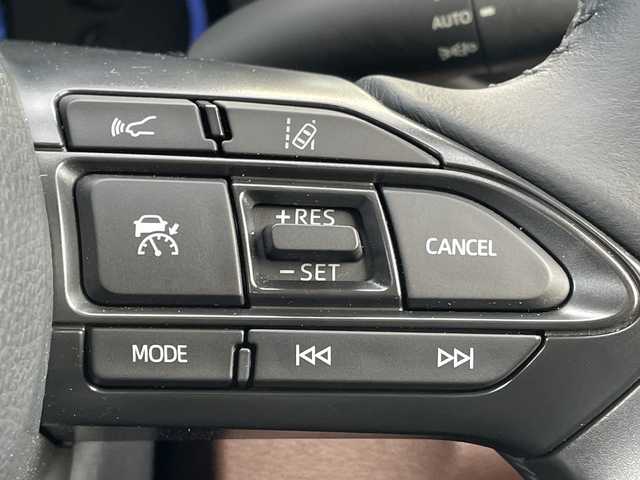 トヨタ ヤリスクロス ハイブリッド Z 青森県 2021(令3)年 1.2万km ブラックマイカ/ホワイトパールクリスタルシャイン 2トーン 4WD/純正8インチディスプレイオーディオナビ/Bluetooth・MiraCast・USB/OPパノラミックビューモニター/OPアドバンストパーク/OPパワーバックドア/OPブラインドスポットモニター/合皮コンビシート/前席シートヒーター/運転席パワーシート/セーフティセンス/プリクラッシュセーフティ/レーダークルーズコントロール/レーントレーシングアシスト/オートマチックハイビーム/インテリジェントクリアランスソナー/前後ドライブレコーダー/ビルトインETC/LEDヘッドライト/オートライト/純正18インチアルミ