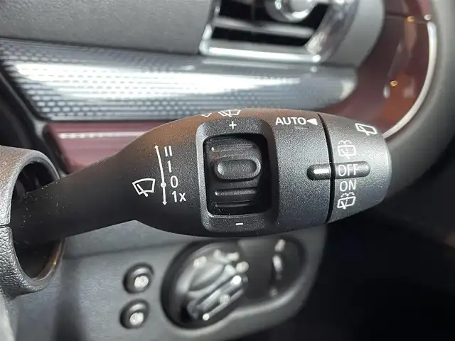 ＭＩＮＩ ミニ クラブマン クーパーD 愛知県 2016(平28)年 7.4万km ピュアバーガンディー インディゴブルーレザーシート　/シートヒーター　/パワーシート　/フットトランクオープナー　/ナビ　/ＴＶ　/Ｂｌｕｅｔｏｏｔｈ　/バックカメラ　/クルーズコントロール　/ＬＥＤヘッドライト　/パークディスタンス　/ＥＴＣ