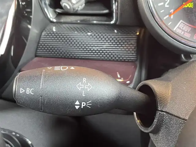 ＭＩＮＩ ミニ クラブマン クーパーD 愛知県 2016(平28)年 7.4万km ピュアバーガンディー インディゴブルーレザーシート　/シートヒーター　/パワーシート　/フットトランクオープナー　/ナビ　/ＴＶ　/Ｂｌｕｅｔｏｏｔｈ　/バックカメラ　/クルーズコントロール　/ＬＥＤヘッドライト　/パークディスタンス　/ＥＴＣ
