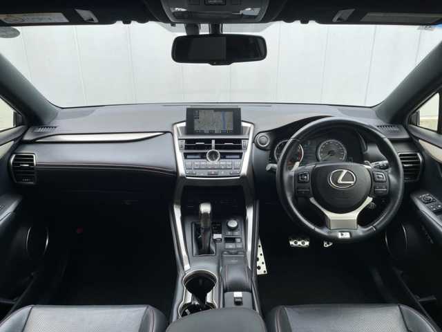 レクサス ＮＸ 200t Fスポーツ 東京都 2015(平27)年 9.1万km ソニックチタニウム 純正メモリーナビ/・CD/DVD/BR/ラジオ/BT/USB/AUX/フルセグYV/サイド/バックカメラ/レザーシート/前席パワーシート（D席メモリー付）/前席シートヒーター/エアシート/レーダークルーズコントロール/車線逸脱警報/前後クリアランスソナー/プリクラッシュセーフティシステム/純正18インチAW/ビルトインETC/パドルシフト付ステアリング/ステアリングヒーター/プッシュEgスタート/ストップ/スマートキー×2/カードキー×1/純正LEDヘッドライト/フォグランプ/ターンランプ付電動格納ドアミラー/純正フロアマット/取扱説明書/ナビ取扱説明書/新車時保証書