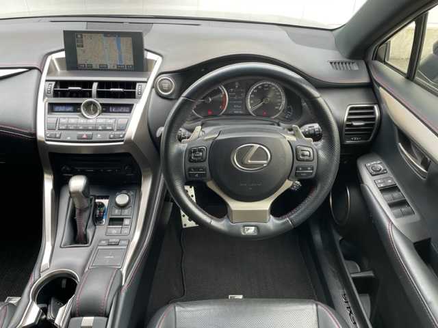 レクサス ＮＸ 200t Fスポーツ 東京都 2015(平27)年 9.1万km ソニックチタニウム 純正メモリーナビ/・CD/DVD/BR/ラジオ/BT/USB/AUX/フルセグYV/サイド/バックカメラ/レザーシート/前席パワーシート（D席メモリー付）/前席シートヒーター/エアシート/レーダークルーズコントロール/車線逸脱警報/前後クリアランスソナー/プリクラッシュセーフティシステム/純正18インチAW/ビルトインETC/パドルシフト付ステアリング/ステアリングヒーター/プッシュEgスタート/ストップ/スマートキー×2/カードキー×1/純正LEDヘッドライト/フォグランプ/ターンランプ付電動格納ドアミラー/純正フロアマット/取扱説明書/ナビ取扱説明書/新車時保証書