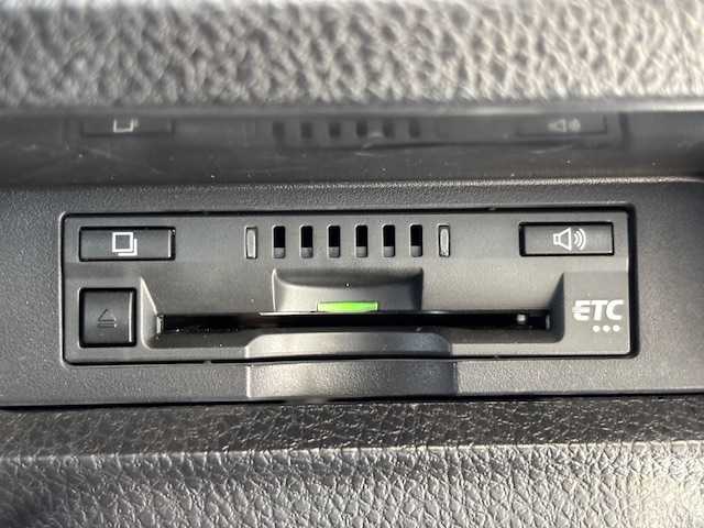 トヨタ エスクァイア Gi プレミアムパッケージ ブラックテーラード 埼玉県 2019(平31)年 6.5万km スパークリングブラックパールクリスタルシャイン セーフティセンス/純正9インチメモリーナビ/ CD/DVD/BT/USB/SD/フルセグ/バックカメラ/フリップダウンモニター/両側電動スライドドア/クルーズコントロール/ハーフレザーシート/シートヒーター/ステアリングヒーター/純正15インチアルミホイール/パーキングセンサー/ETC/スマートキー/禁煙車