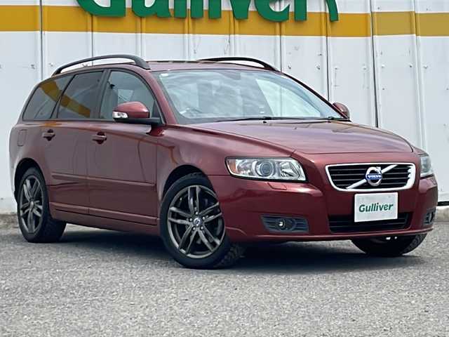 ボルボ Ｖ５０ 2．0e  Aktiv　+ 埼玉県 2011(平23)年 17.5万km フラメンコレッドメタリック 外部検査実施済み/レザーシート/前席シートヒーター/Ｄ席パワーシート/社外ＨＤＤナビ＆フルセグＴＶ/（ＤＶＤ＆ＣＤ＆ＭＳＶ）/ＥＴＣ/クルーズコントロール/革巻きステアリング/ステアリングリモコン/純正１７inアルミホイール/ＨＩＤライト/フォグランプ/バックフォグランプ/電動格納ミラー/Ｗ＆サイド＆カーテンエアバッグ/ＡＢＳ/リモコンキー/フロアマット/新車保証書/取扱説明書（車両＆ナビ）/リモコンスペアキー有