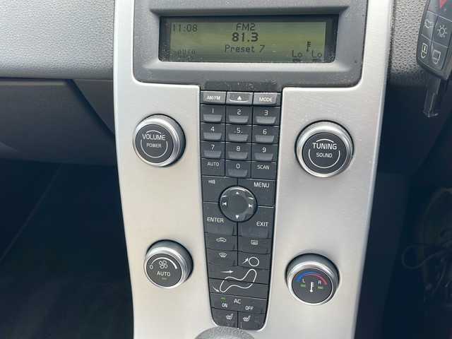 ボルボ Ｖ５０ 2．0e  Aktiv　+ 埼玉県 2011(平23)年 17.5万km フラメンコレッドメタリック 外部検査実施済み/レザーシート/前席シートヒーター/Ｄ席パワーシート/社外ＨＤＤナビ＆フルセグＴＶ/（ＤＶＤ＆ＣＤ＆ＭＳＶ）/ＥＴＣ/クルーズコントロール/革巻きステアリング/ステアリングリモコン/純正１７inアルミホイール/ＨＩＤライト/フォグランプ/バックフォグランプ/電動格納ミラー/Ｗ＆サイド＆カーテンエアバッグ/ＡＢＳ/リモコンキー/フロアマット/新車保証書/取扱説明書（車両＆ナビ）/リモコンスペアキー有
