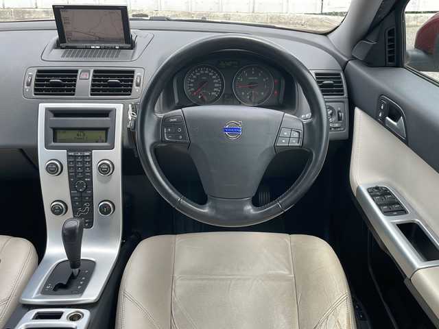 ボルボ Ｖ５０ 2．0e  Aktiv　+ 埼玉県 2011(平23)年 17.5万km フラメンコレッドメタリック 外部検査実施済み/レザーシート/前席シートヒーター/Ｄ席パワーシート/社外ＨＤＤナビ＆フルセグＴＶ/（ＤＶＤ＆ＣＤ＆ＭＳＶ）/ＥＴＣ/クルーズコントロール/革巻きステアリング/ステアリングリモコン/純正１７inアルミホイール/ＨＩＤライト/フォグランプ/バックフォグランプ/電動格納ミラー/Ｗ＆サイド＆カーテンエアバッグ/ＡＢＳ/リモコンキー/フロアマット/新車保証書/取扱説明書（車両＆ナビ）/リモコンスペアキー有