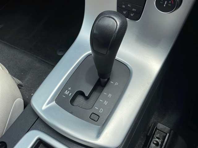 ボルボ Ｖ５０ 2．0e  Aktiv　+ 埼玉県 2011(平23)年 17.5万km フラメンコレッドメタリック 外部検査実施済み/レザーシート/前席シートヒーター/Ｄ席パワーシート/社外ＨＤＤナビ＆フルセグＴＶ/（ＤＶＤ＆ＣＤ＆ＭＳＶ）/ＥＴＣ/クルーズコントロール/革巻きステアリング/ステアリングリモコン/純正１７inアルミホイール/ＨＩＤライト/フォグランプ/バックフォグランプ/電動格納ミラー/Ｗ＆サイド＆カーテンエアバッグ/ＡＢＳ/リモコンキー/フロアマット/新車保証書/取扱説明書（車両＆ナビ）/リモコンスペアキー有