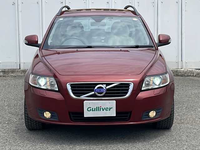 ボルボ Ｖ５０ 2．0e  Aktiv　+ 埼玉県 2011(平23)年 17.5万km フラメンコレッドメタリック 外部検査実施済み/レザーシート/前席シートヒーター/Ｄ席パワーシート/社外ＨＤＤナビ＆フルセグＴＶ/（ＤＶＤ＆ＣＤ＆ＭＳＶ）/ＥＴＣ/クルーズコントロール/革巻きステアリング/ステアリングリモコン/純正１７inアルミホイール/ＨＩＤライト/フォグランプ/バックフォグランプ/電動格納ミラー/Ｗ＆サイド＆カーテンエアバッグ/ＡＢＳ/リモコンキー/フロアマット/新車保証書/取扱説明書（車両＆ナビ）/リモコンスペアキー有