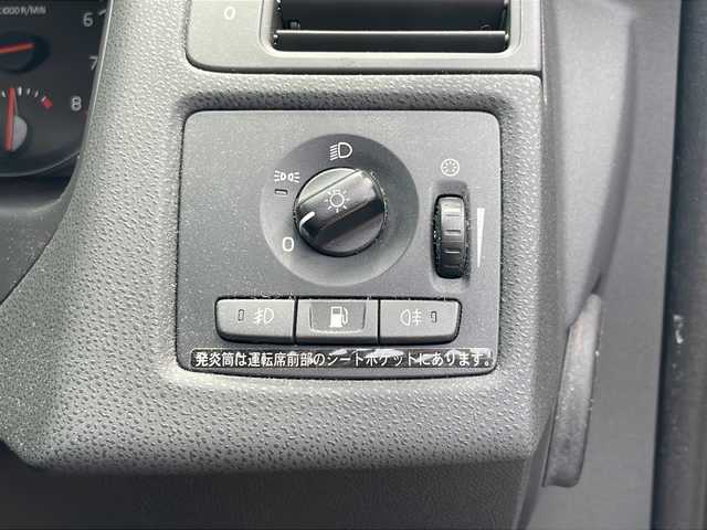ボルボ Ｖ５０ 2．0e  Aktiv　+ 埼玉県 2011(平23)年 17.5万km フラメンコレッドメタリック 外部検査実施済み/レザーシート/前席シートヒーター/Ｄ席パワーシート/社外ＨＤＤナビ＆フルセグＴＶ/（ＤＶＤ＆ＣＤ＆ＭＳＶ）/ＥＴＣ/クルーズコントロール/革巻きステアリング/ステアリングリモコン/純正１７inアルミホイール/ＨＩＤライト/フォグランプ/バックフォグランプ/電動格納ミラー/Ｗ＆サイド＆カーテンエアバッグ/ＡＢＳ/リモコンキー/フロアマット/新車保証書/取扱説明書（車両＆ナビ）/リモコンスペアキー有