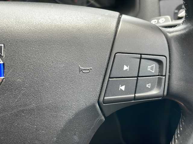 ボルボ Ｖ５０ 2．0e  Aktiv　+ 埼玉県 2011(平23)年 17.5万km フラメンコレッドメタリック 外部検査実施済み/レザーシート/前席シートヒーター/Ｄ席パワーシート/社外ＨＤＤナビ＆フルセグＴＶ/（ＤＶＤ＆ＣＤ＆ＭＳＶ）/ＥＴＣ/クルーズコントロール/革巻きステアリング/ステアリングリモコン/純正１７inアルミホイール/ＨＩＤライト/フォグランプ/バックフォグランプ/電動格納ミラー/Ｗ＆サイド＆カーテンエアバッグ/ＡＢＳ/リモコンキー/フロアマット/新車保証書/取扱説明書（車両＆ナビ）/リモコンスペアキー有
