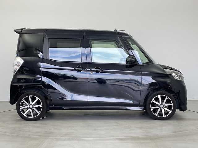 日産 デイズ ルークス HWS X Vセレクション 新潟県 2017(平29)年 4.3万km ブラック ディーラー純正メモリナビ/(CD.DVD.SD.フルセグ.Bluetooth)/アラウンドビューモニター/エマージェンシーブレーキ/両側パワースライドドア/LEDオートライト/オートマチックハイビーム/フォグランプ/ドライブレコーダー/ハーフレザーシート/ETC/プッシュスタート/スマートキー/純正フロアマット