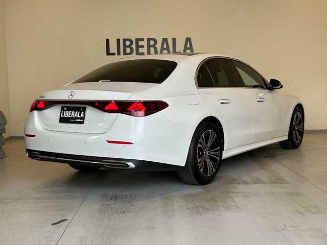 メルセデス・ベンツ Ｍ・ベンツ Ｅ２２０ｄ アバンギャルド 熊本県 2024(令6)年 0.2万km パールⅡ ・スマートキー/・プッシュスタート/・パノラマサンルーフ/・アクティブディスタンスアシスト/・アクティブステアリングアシスト/・アクティブレーンチェンジアシスト/・アクティブブレーキアシスト/・アクティブレーンアシスト/・パーキングアシスト/・ブラインドスポットモニター/・トラフィックサインアシスト/・アテンションアシスト/・クルーズコントロール(追従式)/・黒革シート/・前席パワーシート/・前席シートヒーター /・純正メモリナビ/　【Bluetooth・USB・AppleCarPlay・AndroidAuto】/・フルセグTV/・全方位カメラ/・ETC2.0/・ワイヤレス充電/・ドライブレコーダー(充電式)/・パワートランク/・LEDヘッドランプ/・オパリスホワイト