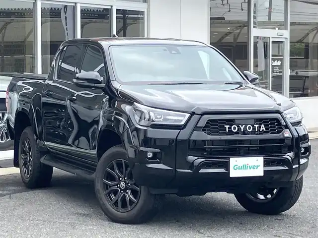 トヨタ ハイラックス Z GRスポーツ 山口県 2023(令5)年 0.5万km アティチュードブラックマイカ 純正ディスプレイ/　オーディオ＆ナビ/パノラミックビューカメラ/プリクラッシュセーフティ/レーンディパーチャーアラート/レーダークルーズコントロール/純正フロアマット/純正18インチアルミ/LEDオートライト/LEDフォグランプ/スマートキー