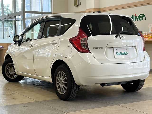 日産 ノート X FOUR エマージェンシーB 道央・札幌 2014(平26)年 12.9万km ブリリアントホワイトパール ・ワンオーナー/・4WD/・純正ナビ/フルセグTV/CD/SD/・バックカメラ/・純正エンジンスターター/・ドライブレコーダー/・エマージェンシーブレーキ/・車線逸脱警報/・横滑り防止/・フロントフォグ/・プッシュスタート/・インテリジェントキー/・ドアバイザー/・電格ミラー/・冬タイヤ14インチホイル積込