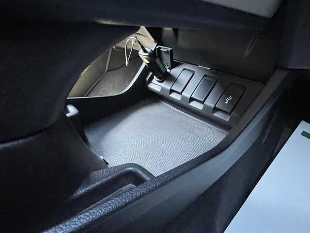 ホンダ ヴェゼル ハイブリッド Z スタイルED 宮崎県 2015(平27)年 7万km プレミアムクリスタルレッドM 純正ナビ/メモリナビ/Bluetooth接続/フルセグテレビ/バックカメラ/ETC/アイドリングストップ/純正17インチアルミ/シートヒーター/プッシュスタート