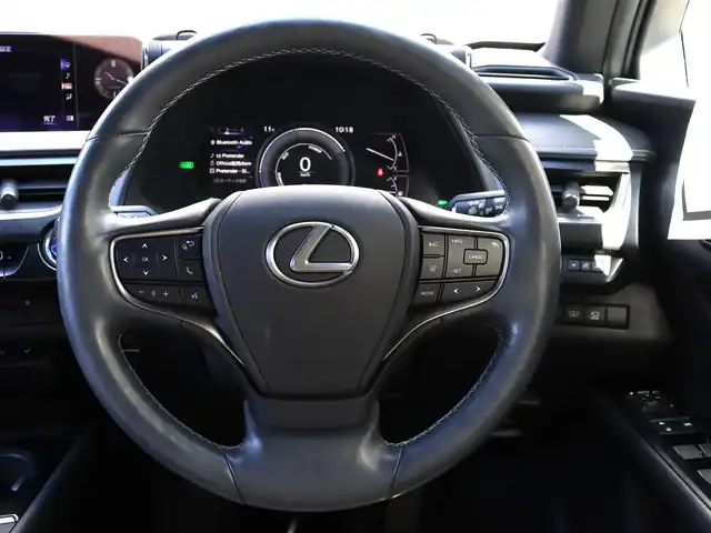 レクサス ＵＸ 250h バージョンL 長野県 2019(平31)年 5万km グラファイトブラックガラスフレーク ４WD/ヘッドアップディスプレイ/ステアリングヒーター/白革シート/ベンチレーション/シートヒーター/パワーシート/レーダークルーズコントロール/プリクラッシュセーフティ/レーンキープアシスト/ブラインドスポットモニター/純正ナビゲーション/フルセグTV/全方位カメラ/純正ドライブレコーダー/パワーバックドア/LEDヘッドライト/ETC/保証書・取説・スペアキーx2